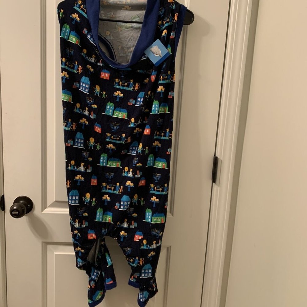 Wondershop 1pc Pajamas Pet Dog Cat Blue with Dog Hanukkah Lion Theme Size XXL